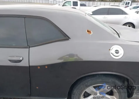 2013 Dodge Challenger Sxt Plus z USA, uszkodzony, nr VIN 2C3CDYAG7DH549437